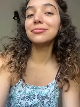 Snapshot of uniquerossie chatting on 11.11.25 uniquerossie online show from 11.11.25