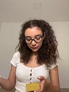 uniquerossie online show from 12.04.25