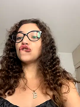 uniquerossie online show from 12.22.25