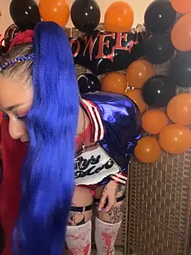 Snapshot of Chachou000 chatting on 10.31.25 Chachou000 online show from 10.31.25