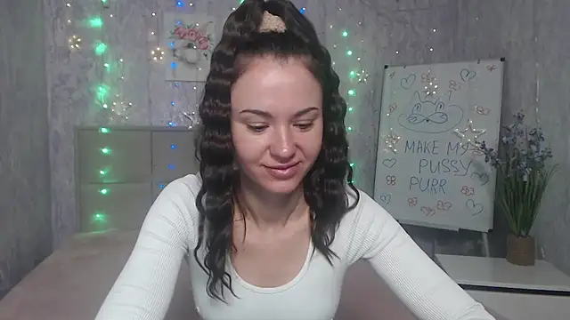 KaraCriegs online show from 10.04.25