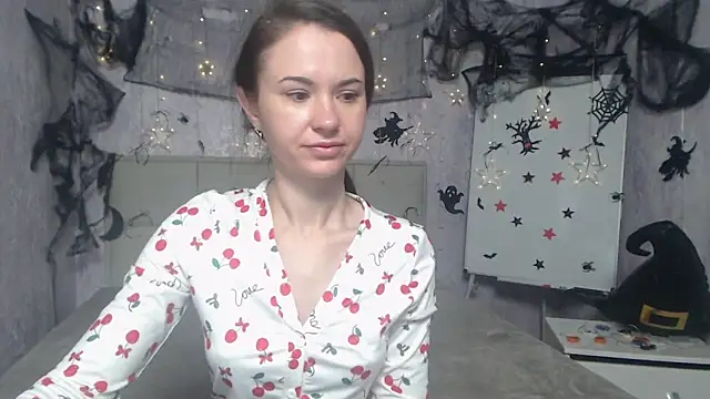 KaraCriegs online show from 10.19.25