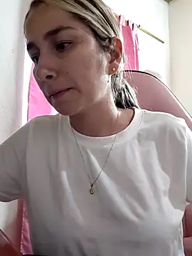 Iris love18 online show from 03.05.26