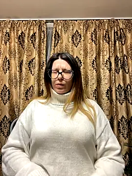 NadiraNoor online show from 10.15.25