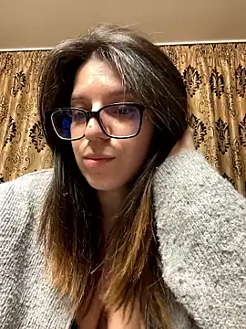 NadiraNoor online show from 04.17.26