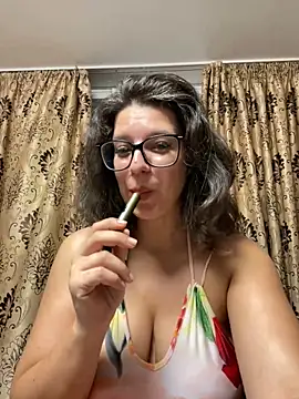 Snapshot of NadiraNoor chatting on 06.30.26 NadiraNoor online show from 06.30.26