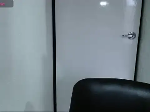 Snapshot of horny_paty chatting on 02.23.25 horny paty online show from 02.23.25