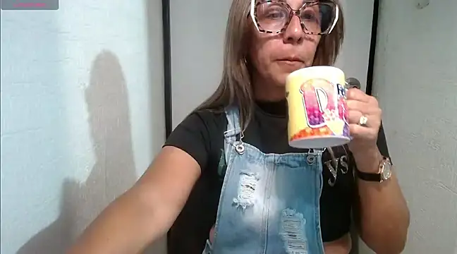 Snapshot of horny_paty chatting on 03.17.25 horny paty online show from 03.17.25