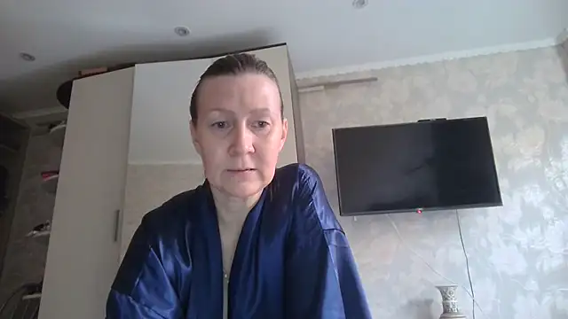 Snapshot of WindChristy chatting on 10.08.25 WindChristy online show from 10.08.25