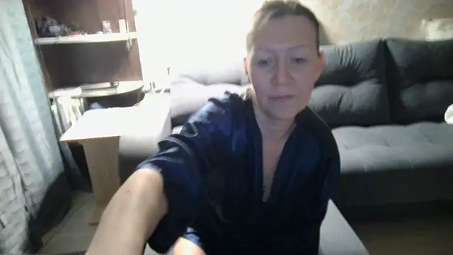 Snapshot of WindChristy chatting on 10.30.25 WindChristy online show from 10.30.25