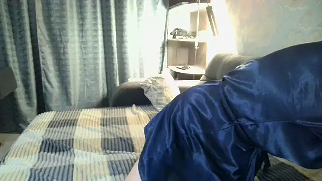 Snapshot of WindChristy chatting on 11.04.25 WindChristy online show from 11.04.25