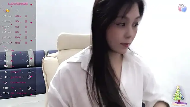 Snapshot of Toookiss chatting on 02.11.25 Toookiss online show from 02.11.25