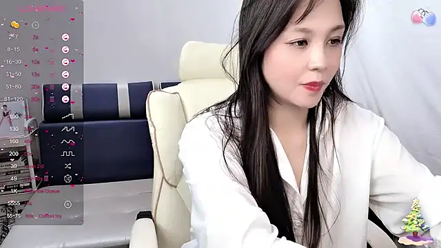 Snapshot of Toookiss chatting on 02.13.25 Toookiss online show from 02.13.25