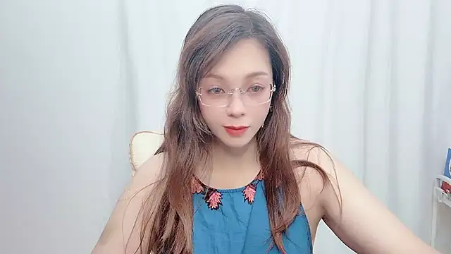 Snapshot of Toookiss chatting on 10.04.25 Toookiss online show from 10.04.25