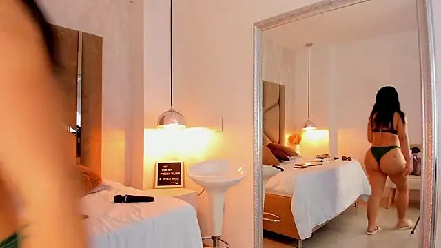 Martinaa Jones  online show from 03.16.25