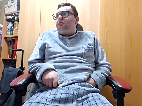 Javier bear online show from 02.07.25