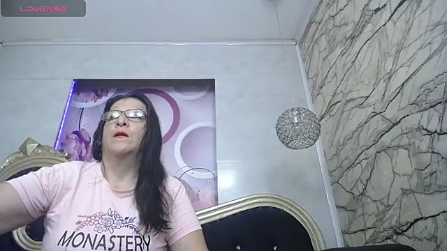 Snapshot of karito_mature17 chatting on 06.15.26 karito mature17 online show from 06.15.26