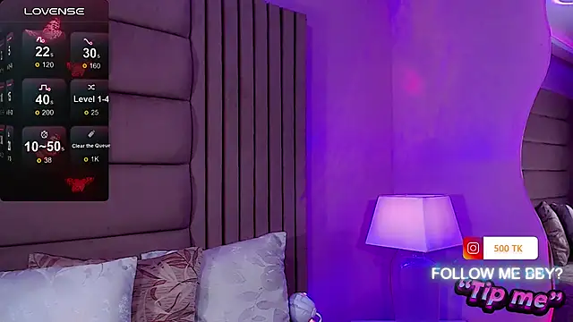 Snapshot of kimMaddiee chatting on 12.22.24 kimMaddiee online show from 12.22.24