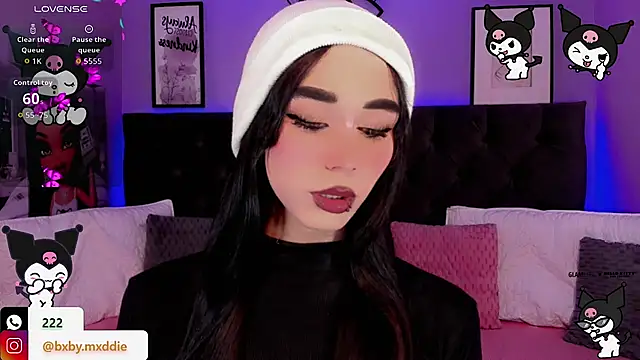 Snapshot of kimMaddiee chatting on 10.13.25 kimMaddiee online show from 10.13.25