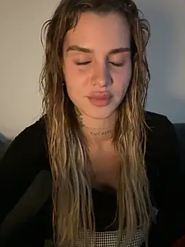 EmiliaCatalina online show from 02.03.26