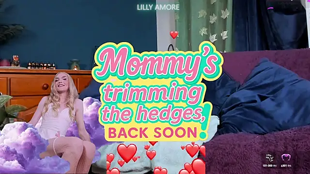 Snapshot of LillyAmore chatting on 10.03.25 LillyAmore online show from 10.03.25