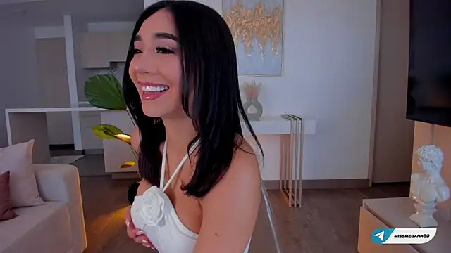 missmegann online show from 10.21.25