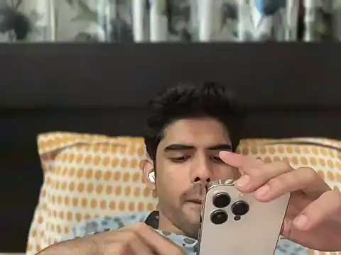 Snapshot of currencycrypto706 chatting on 11.17.25 currencycrypto706 online show from 11.17.25