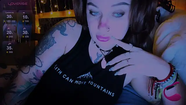 EllieOz online show from 12.13.24