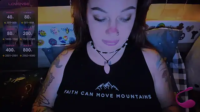EllieOz online show from 12.13.24