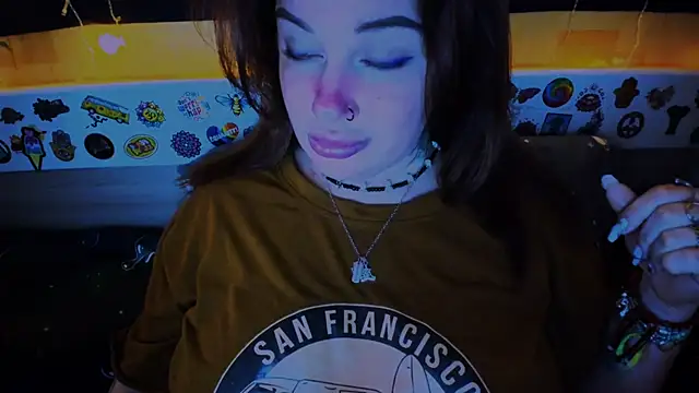 EllieOz online show from 12.14.24