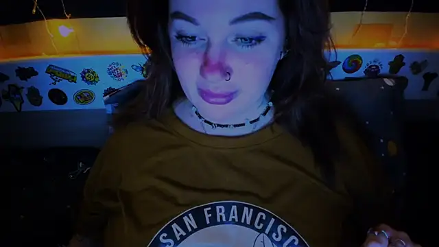 EllieOz online show from 12.14.24