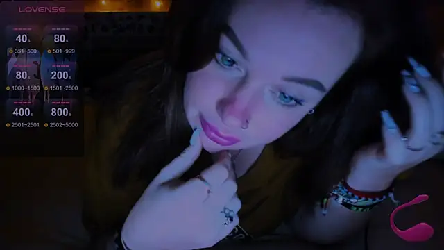EllieOz online show from 12.14.24