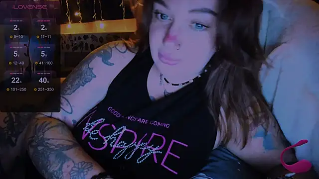 EllieOz online show from 12.15.24
