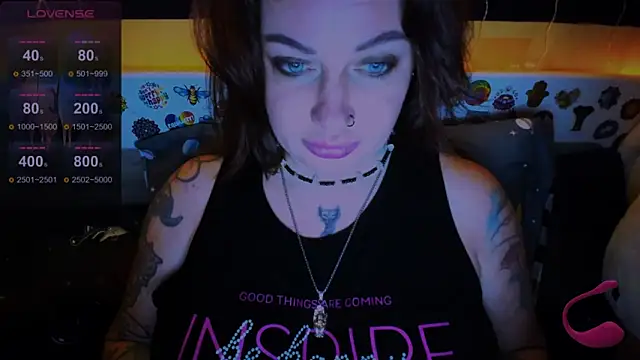 EllieOz online show from 12.18.24