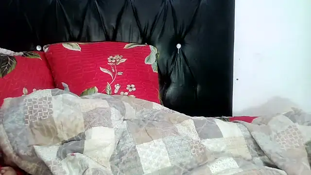 Snapshot of Hotxchickk chatting on 03.16.25 Hotxchickk online show from 03.16.25