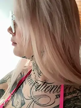 Snapshot of Stella-Kink chatting on 02.14.25 Stella-Kink online show from 02.14.25