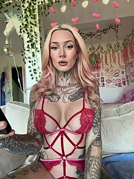 Snapshot of Stella-Kink chatting on 04.29.26 Stella-Kink online show from 04.29.26