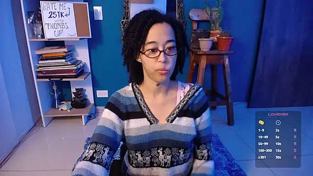 Snapshot of ela_0 chatting on 10.31.25 ela 0 online show from 10.31.25