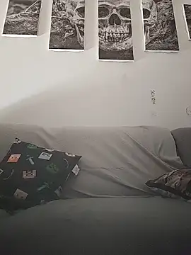 LauraBaby online show from 06.04.26