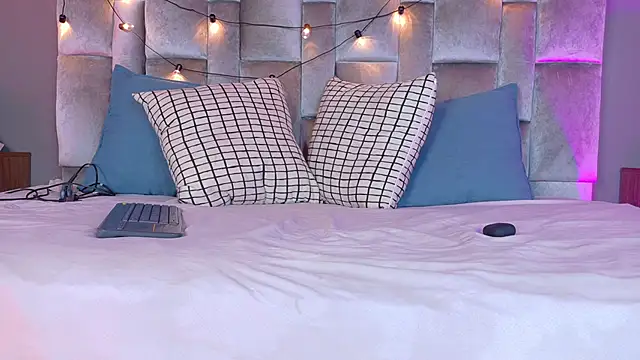 Snapshot of nahomi_campbell chatting on 02.18.26 nahomi campbell online show from 02.18.26