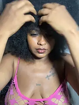 Snapshot of miss-jackson1 chatting on 02.15.25 miss-jackson1 online show from 02.15.25