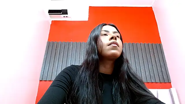 VeronicaRobles online show from 11.22.25