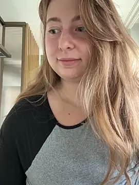 Snapshot of curvyflawless chatting on 10.11.25 curvyflawless online show from 10.11.25