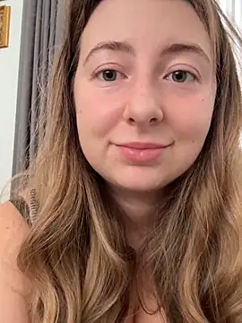 Snapshot of curvyflawless chatting on 10.26.25 curvyflawless online show from 10.26.25