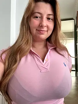 Snapshot of curvyflawless chatting on 10.27.25 curvyflawless online show from 10.27.25