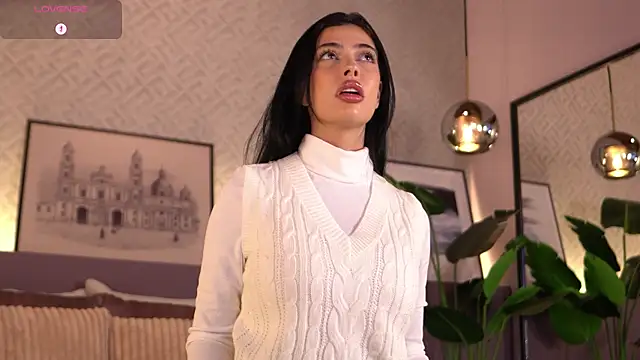 Snapshot of ElleDiane chatting on 09.27.25 ElleDiane online show from 09.27.25