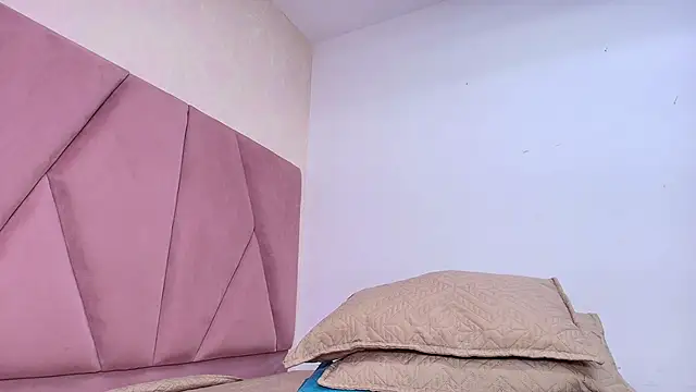 Snapshot of arl_chloee chatting on 02.25.25 arl chloee online show from 02.25.25