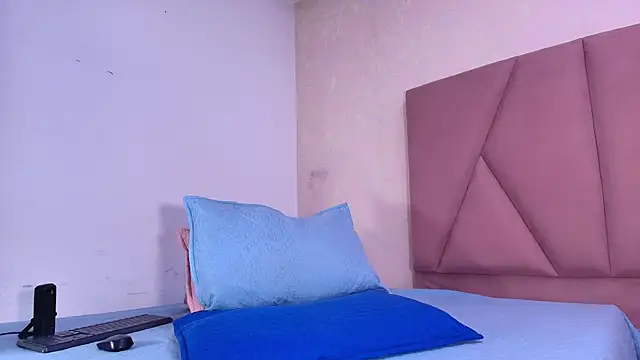 Snapshot of arl_chloee chatting on 09.13.25 arl chloee online show from 09.13.25