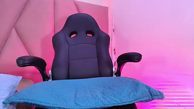 Snapshot of arl_chloee chatting on 09.22.25 arl chloee online show from 09.22.25