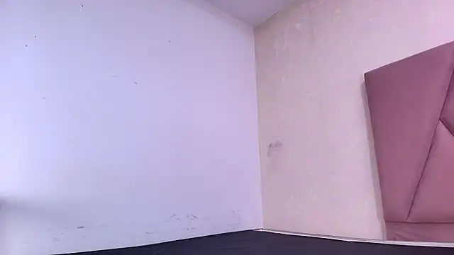 Snapshot of arl_chloee chatting on 10.01.25 arl chloee online show from 10.01.25